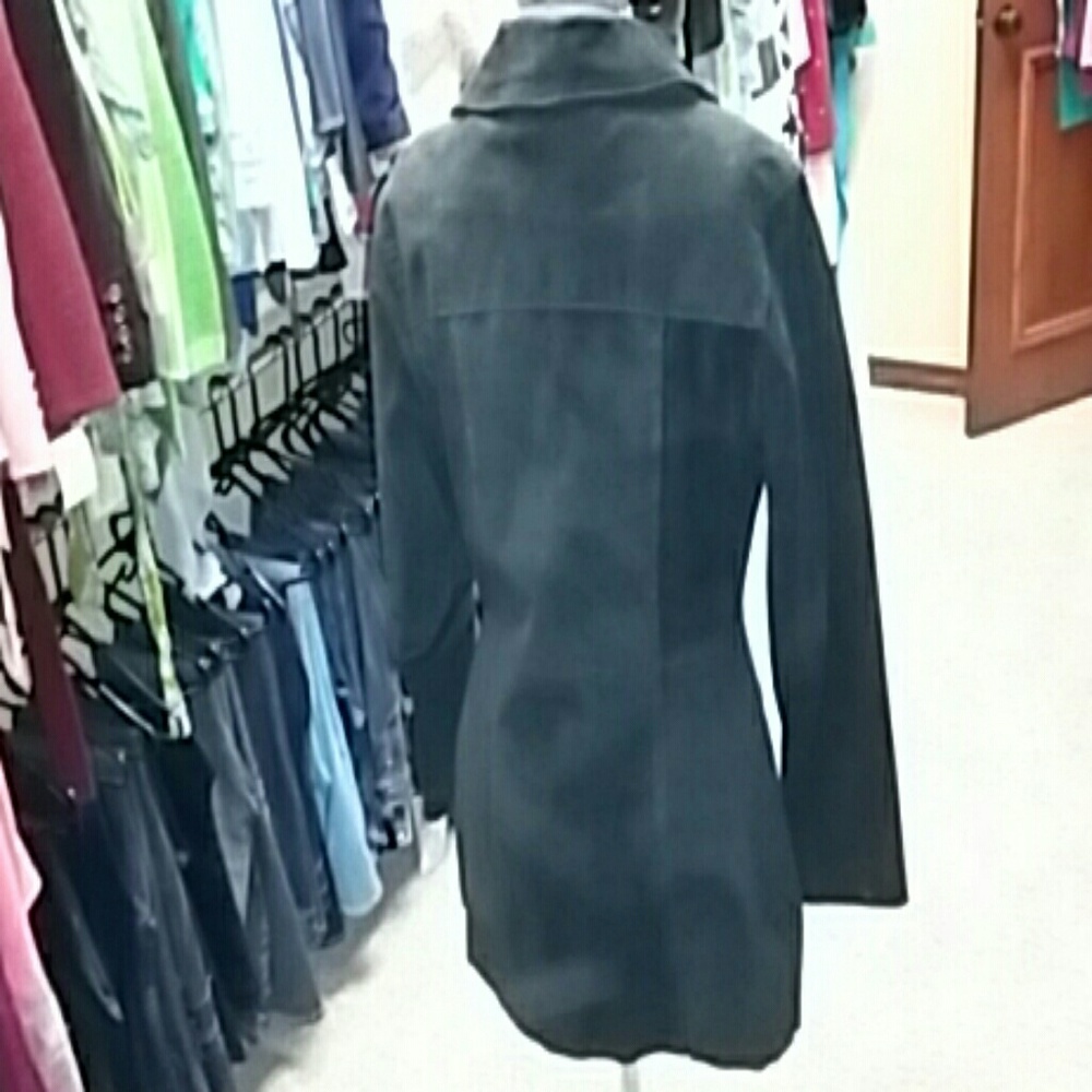 Blazer - Picture 2 of 3