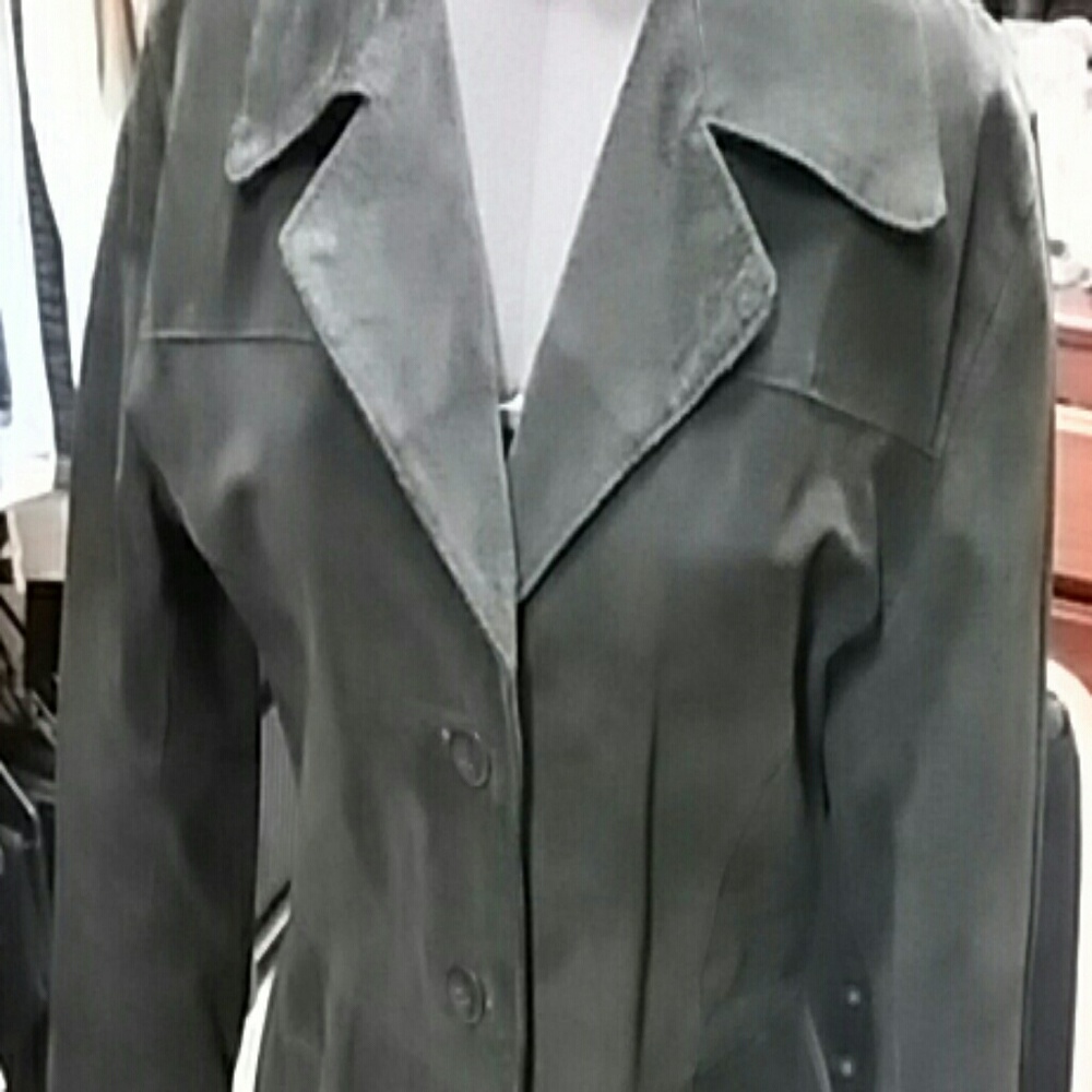 Blazer - Picture 3 of 3