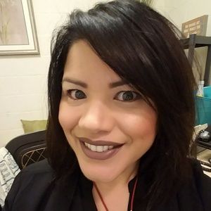 Meet your Posher, Estela