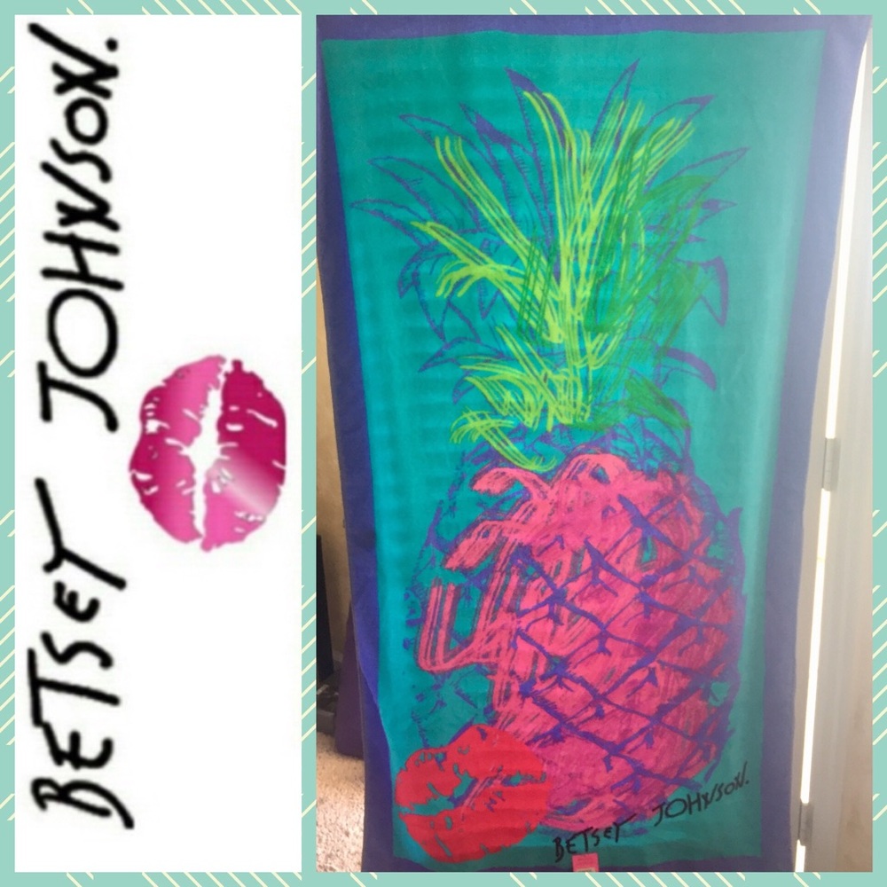NWT Betsey Johnson Beach Towels ☀️ 😎 VARIOUS - Picture 8 of 8
