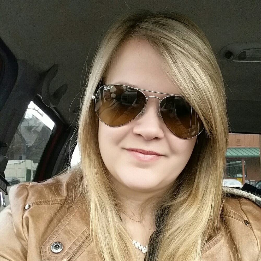 Meet your Posher, Whitney