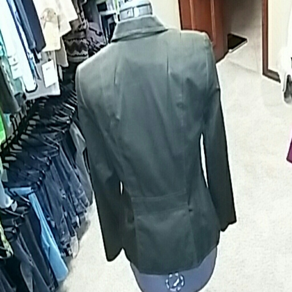 Blazer - Picture 3 of 4