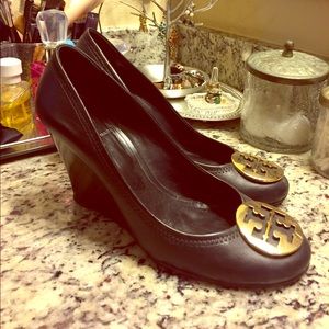 Tory Burch Sally wedge shoe