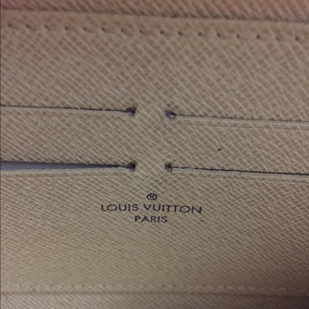 Louis Vuitton Organiser - Picture 2 of 8