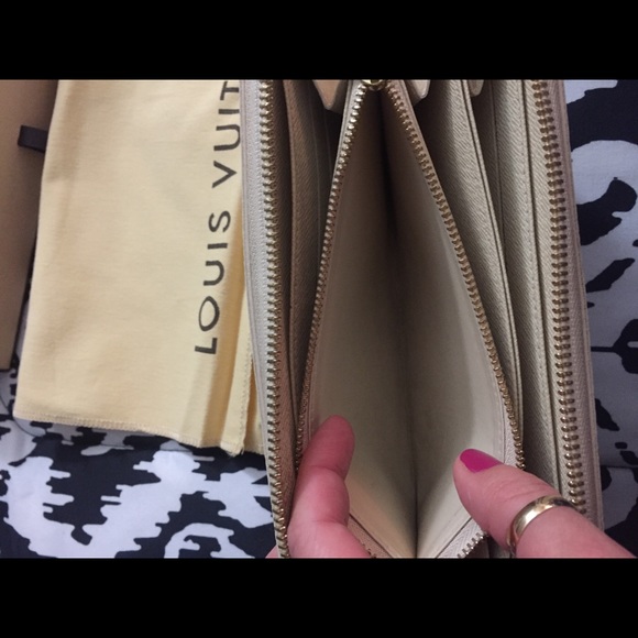 Louis Vuitton Organiser - Picture 6 of 8