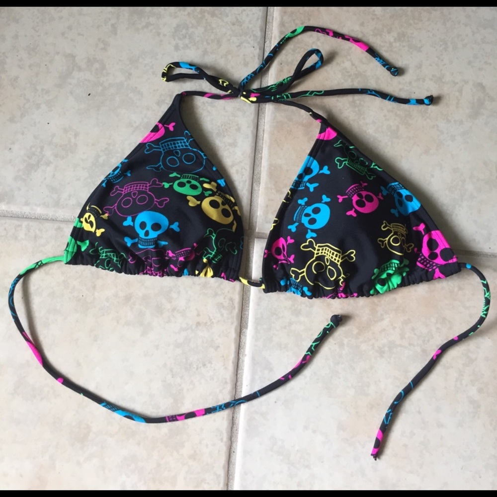 Skull and cross bones bikini top
