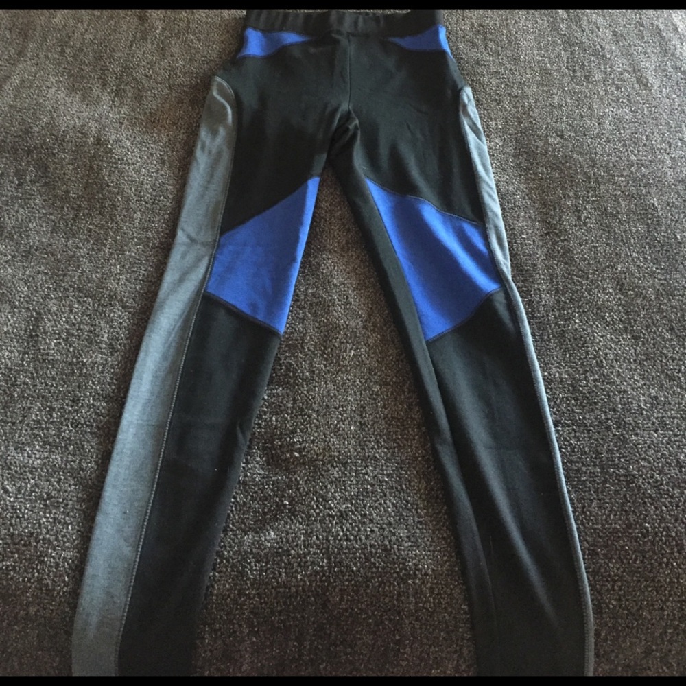 Black urban outfitters leggings with blue and gray