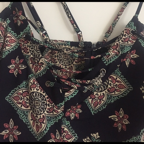 Patterned Romper - Picture 2 of 4