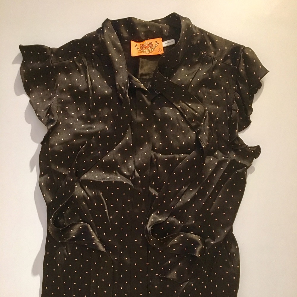 polka dot blouse :)