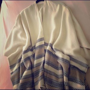 Knit poncho. ✨Spend $30+ this can be a free item✨