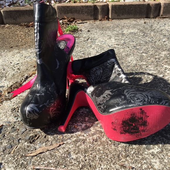 Iron Fist Pink and Black Rose Heels - Picture 1 of 3