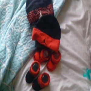 New born nike infant booties & jordan hats