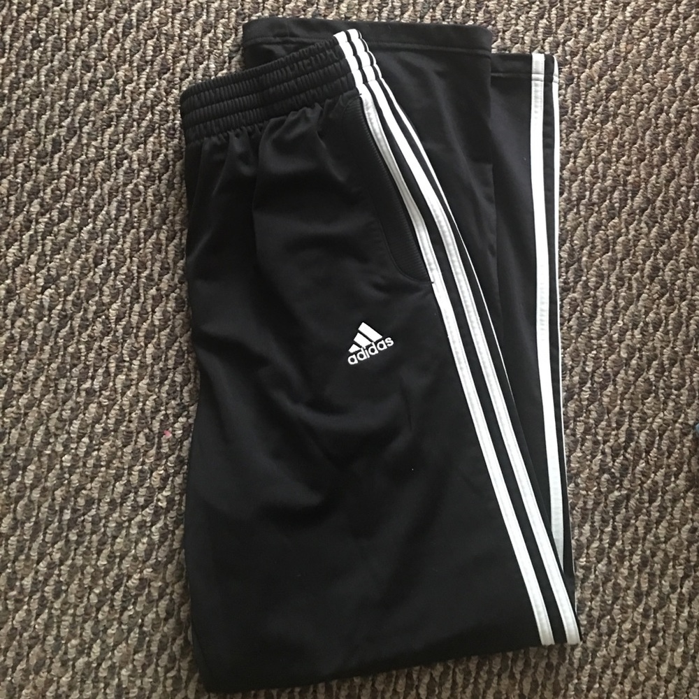 Adidas pants! 🖤