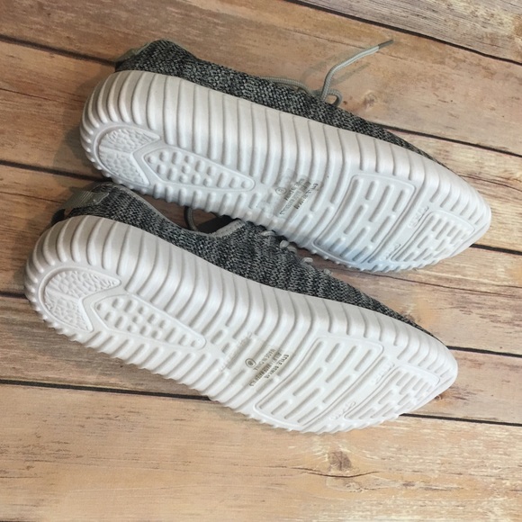 Right to Relax Gray Sneakers - Picture 4 of 5