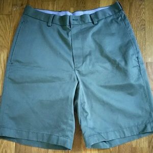 Brooks Brothers men's Bermuda shorts