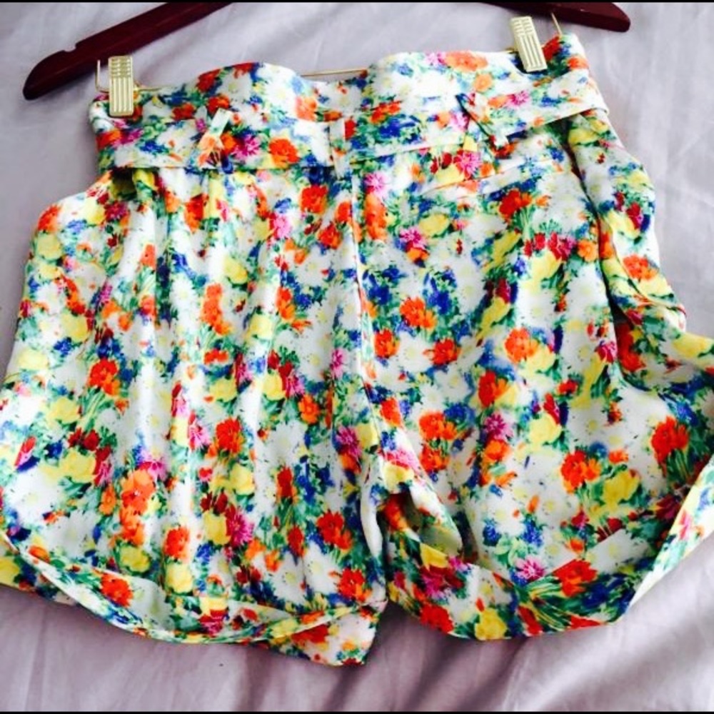 New REBECCA MINKOFF Women's Shorts - Picture 6 of 6