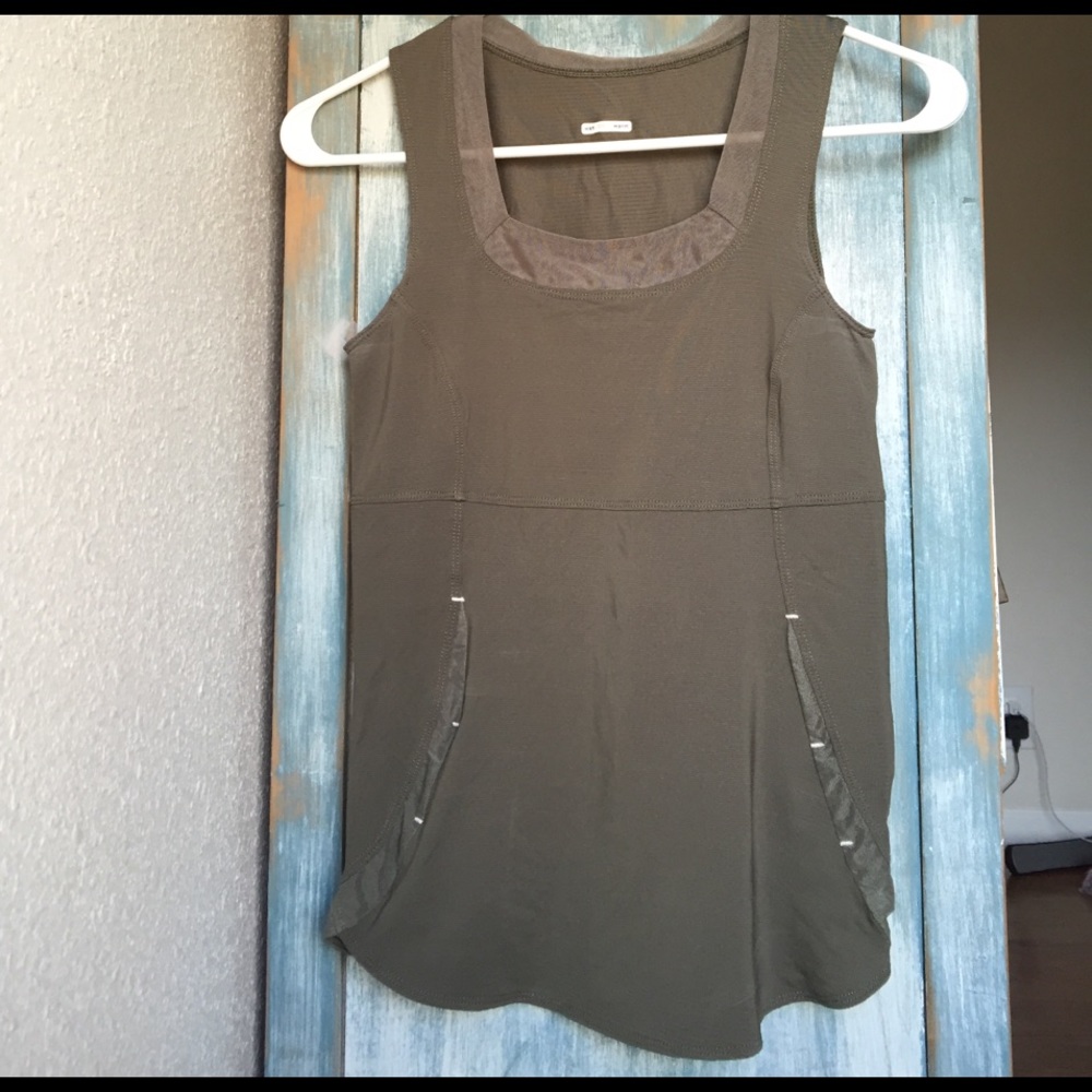 Lululemon- Army Green Wet Dry Warm Tank