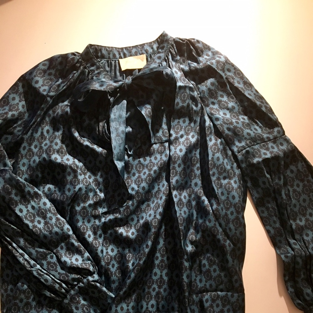 chic and vintage?! pretty blouse