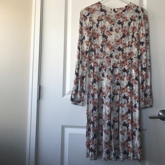 Forever 21 floral dress - Picture 2 of 3