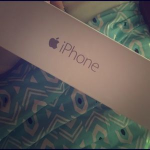 Looking to trade for white iPhone 6s Plus