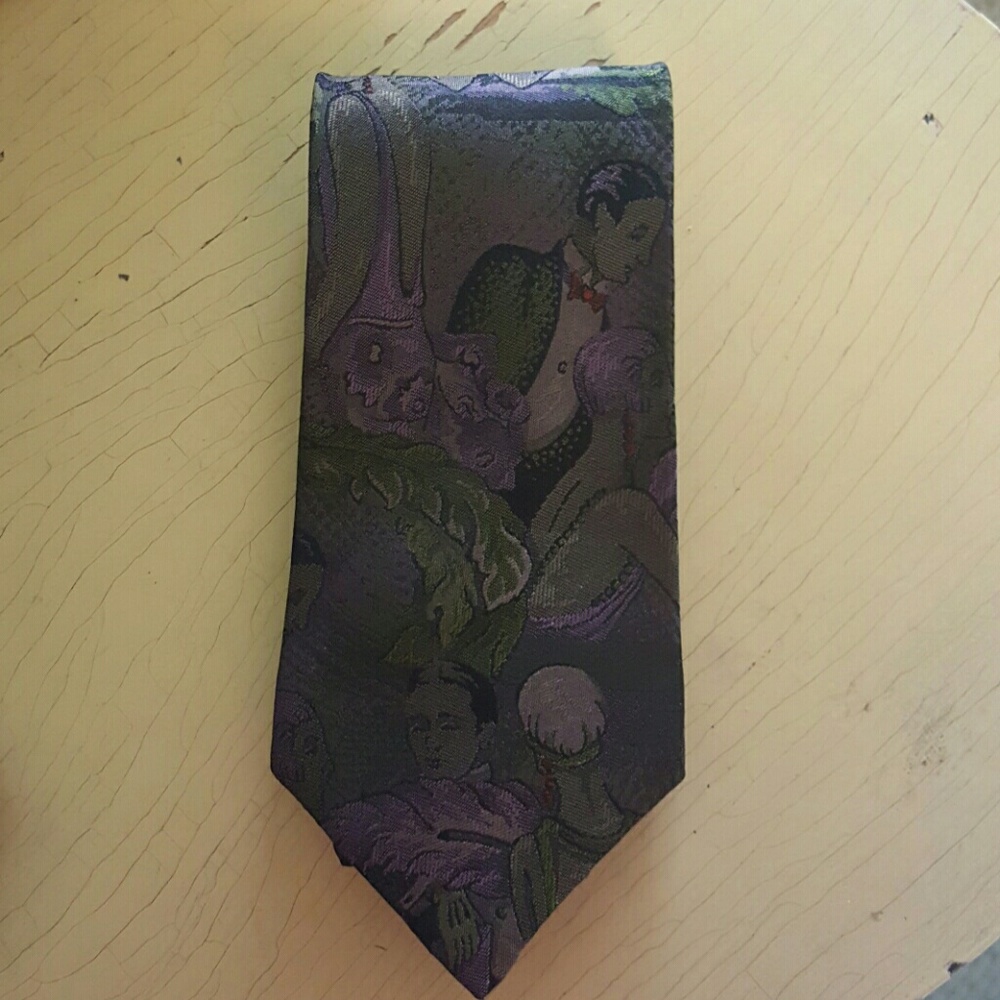Unique 1920s scene Mario Valentino Necktie