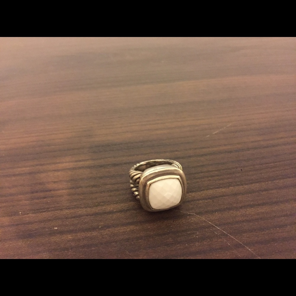DAVID YURMAN WHITE AGATE 17mm PETITE ALBION RING