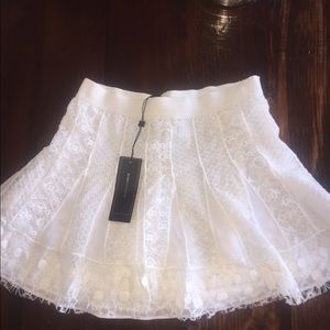 BCBGmaxazria white lace skirt 👗🍾