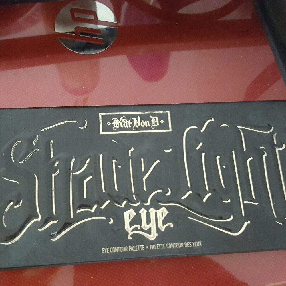 Kat Von D Shade + Light Eyeshadow Palette