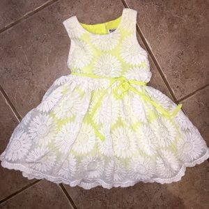 2T Girls white and yellow lace dress