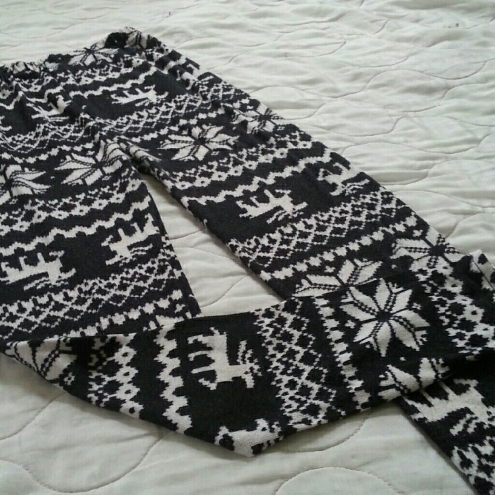 snowflake / reindeer leggings