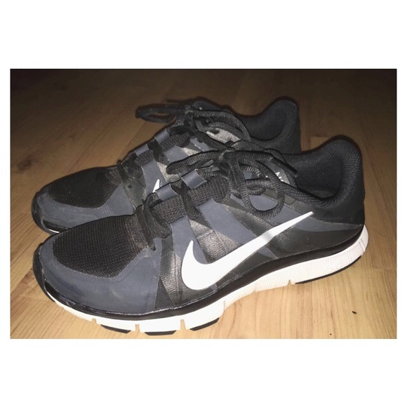 Nike Shoes Black White Free 50 Tennis Poshmark Nike Shoes Black White Free 50 Tennis Poshmark