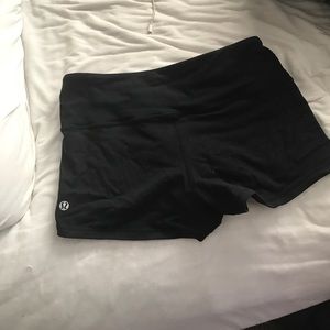 lulu lemon workout shorts