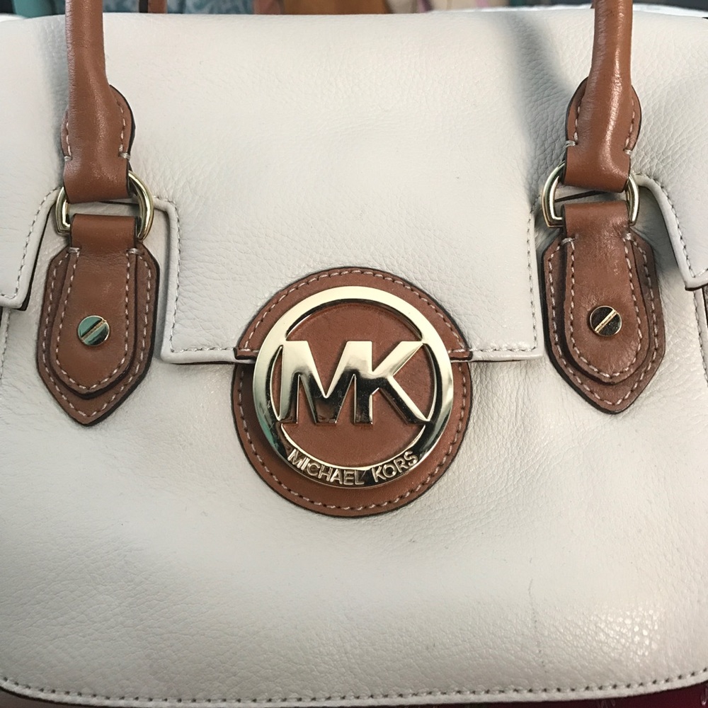 Michael Kors Handbag w/ optional strap inside