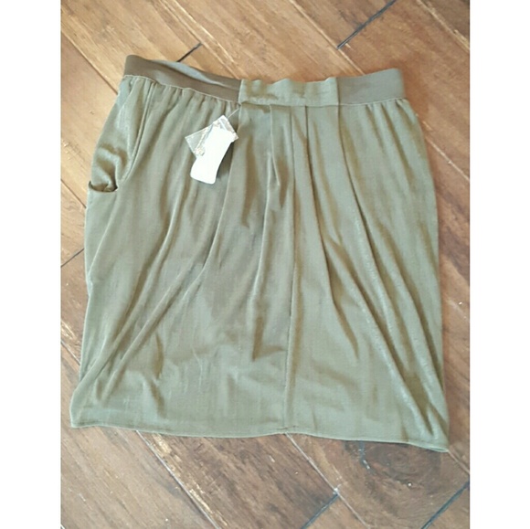 Skirt - Picture 2 of 3