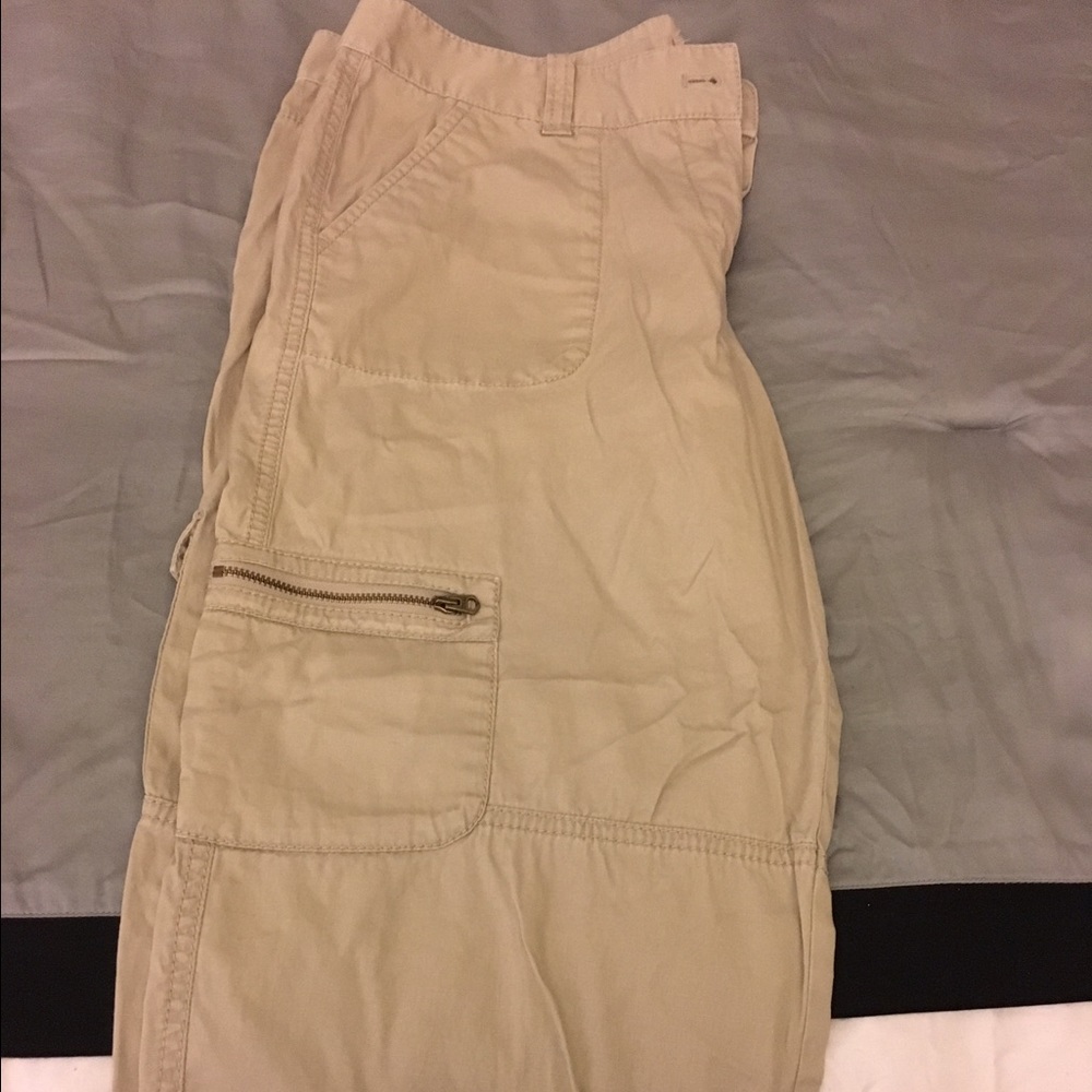 Woman's size 8 Ann Taylor loft Capri's.