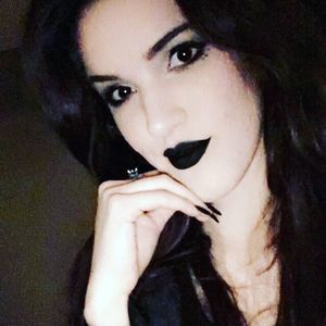 Meet your Posher, Cass