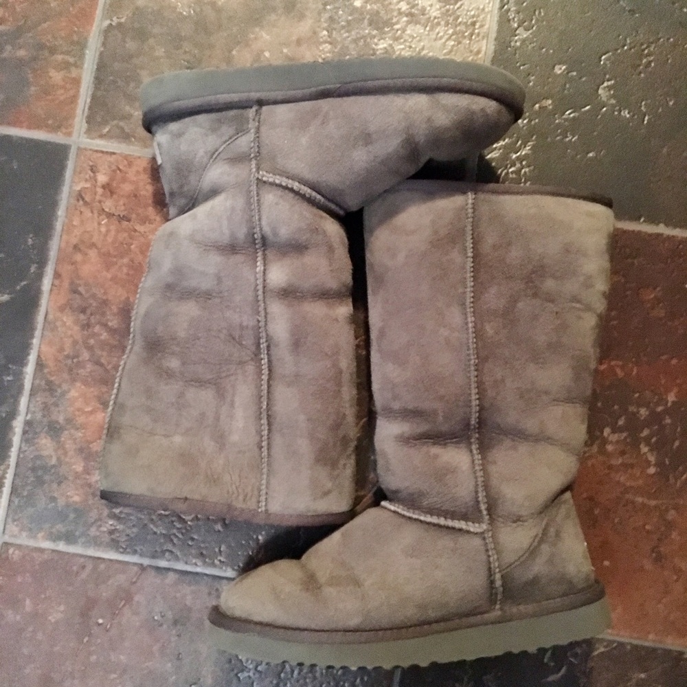 Grey Uggs