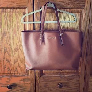 Michael Kors Jet Set Tote