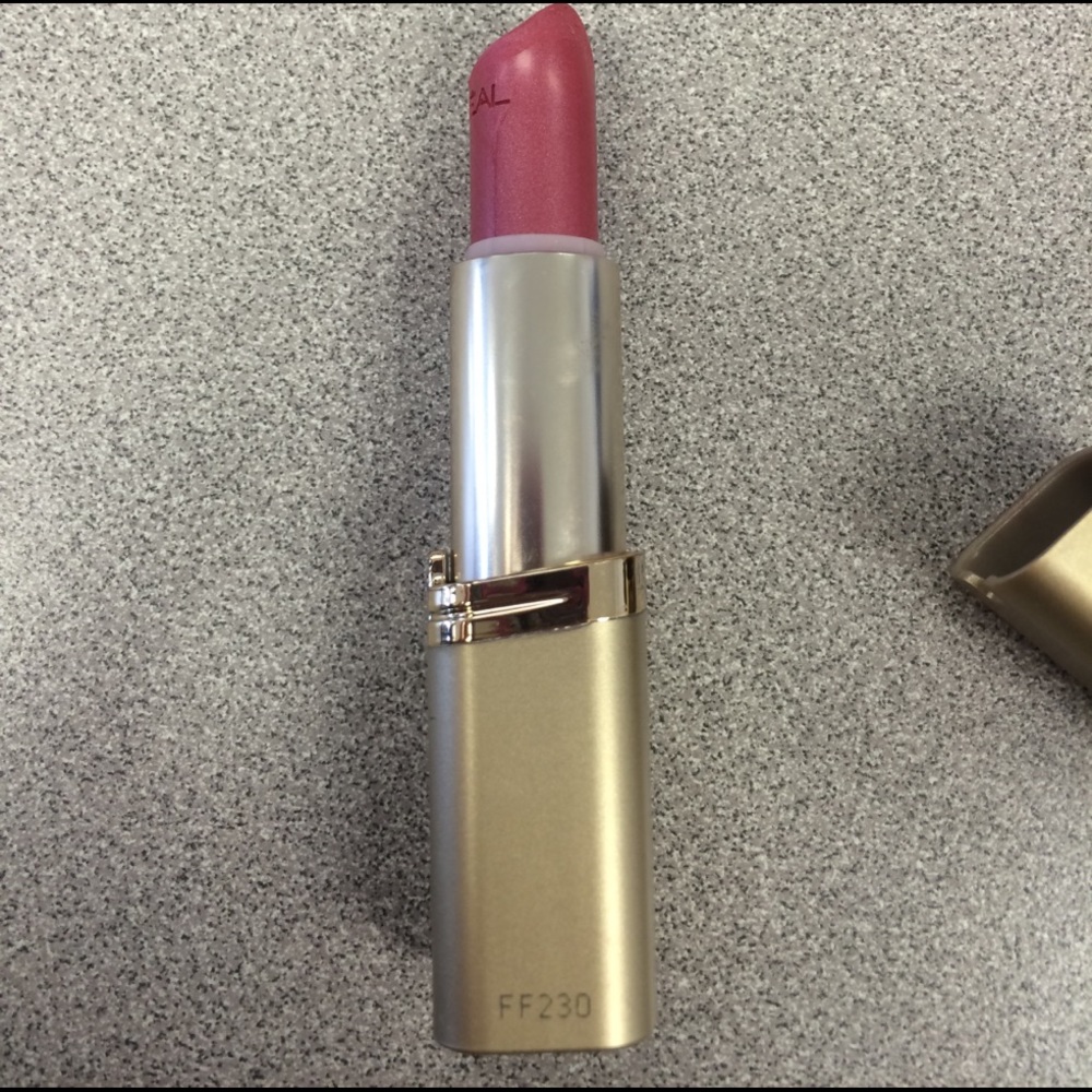 Lo'real lipstick - Peony Pink