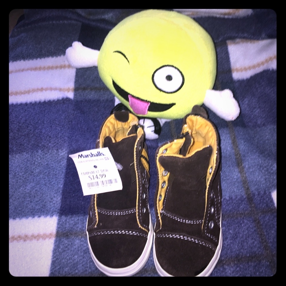 Morgan & Milo Toddler laceless sneakers