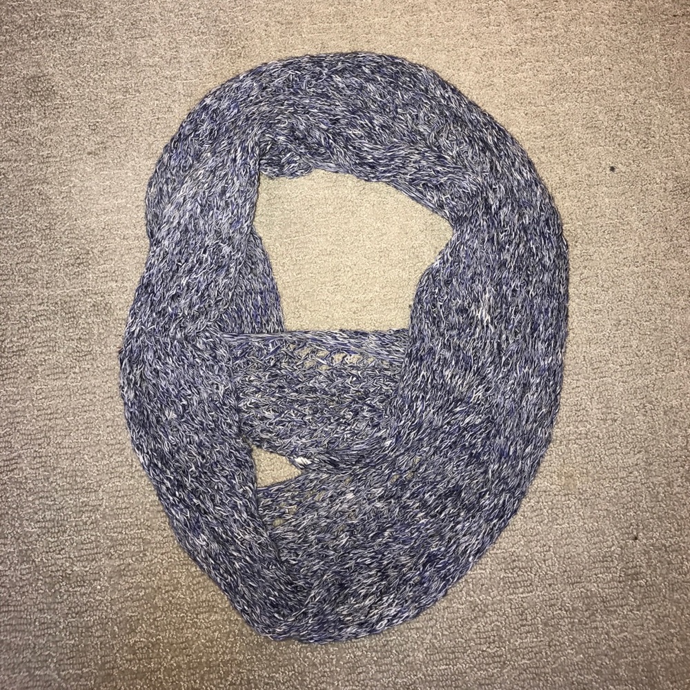 GAP knitted infinity scarf