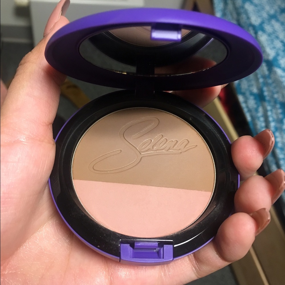 MAX x SELENA blush /bronzer