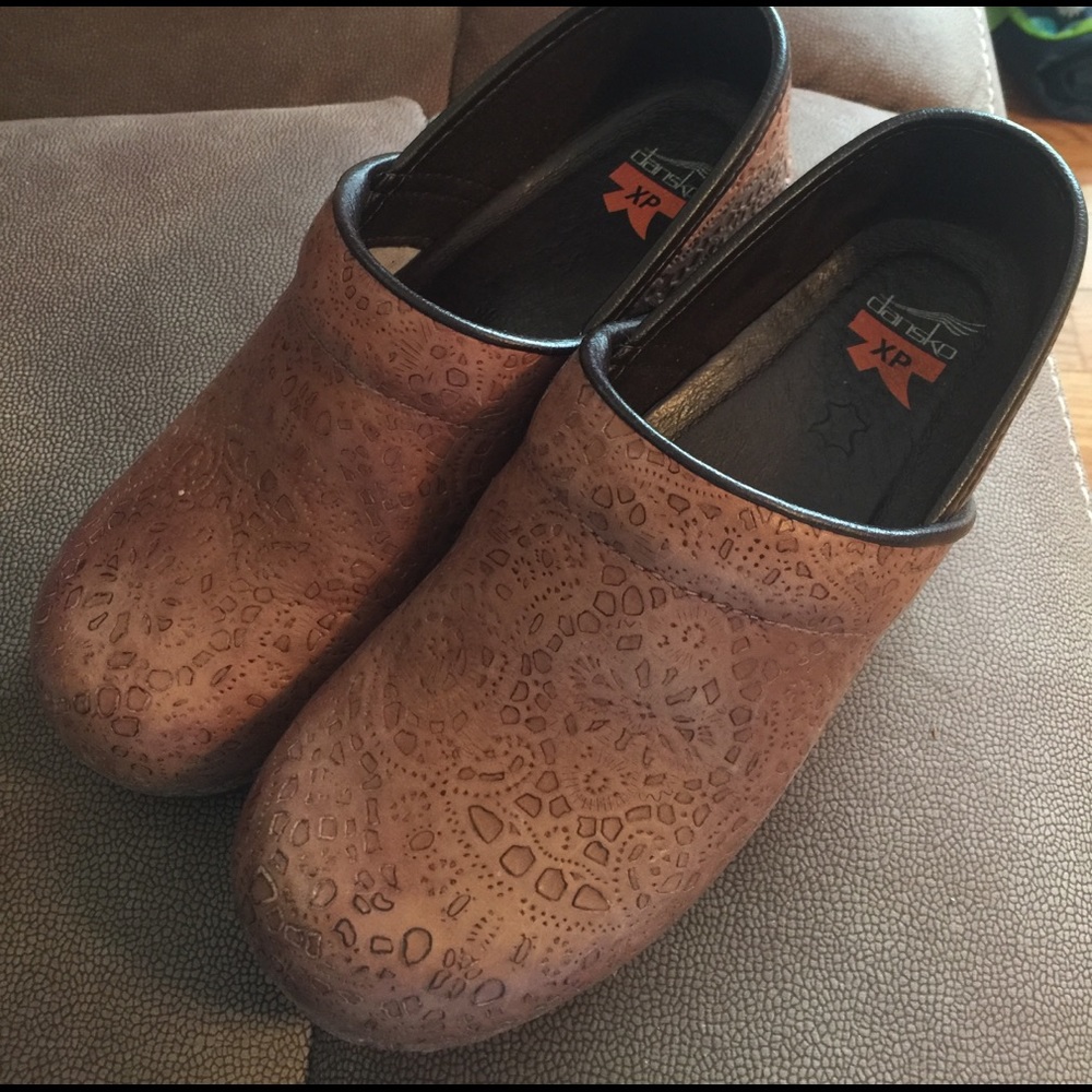 Dansko Pecan