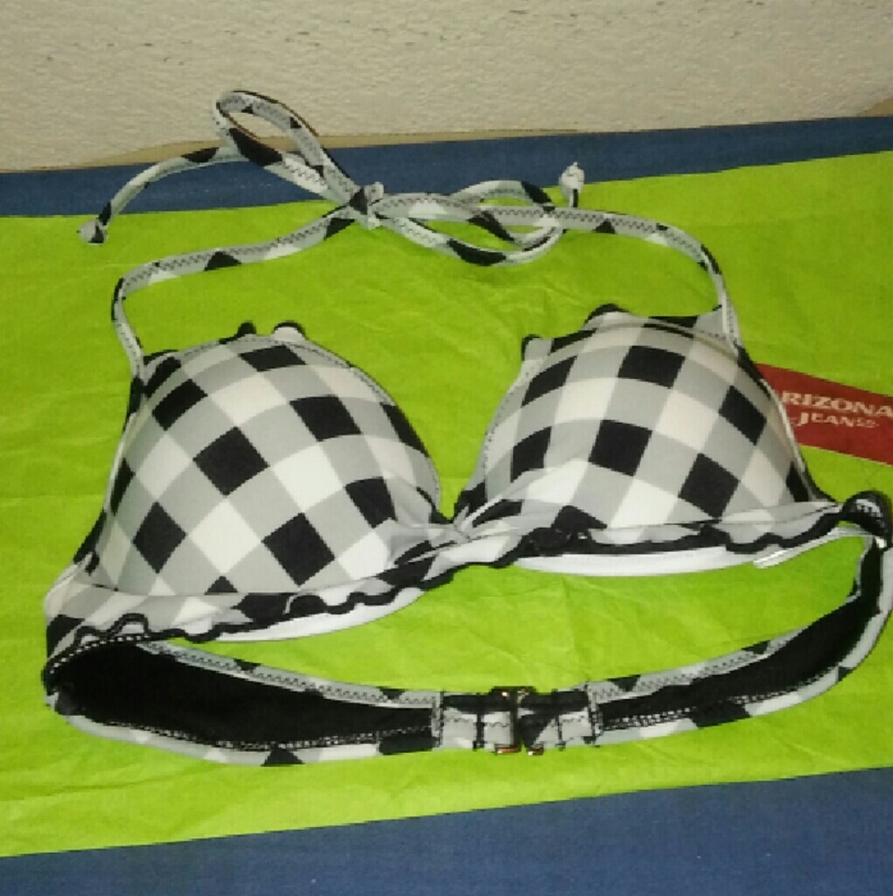 Black&White bikini top. NWT