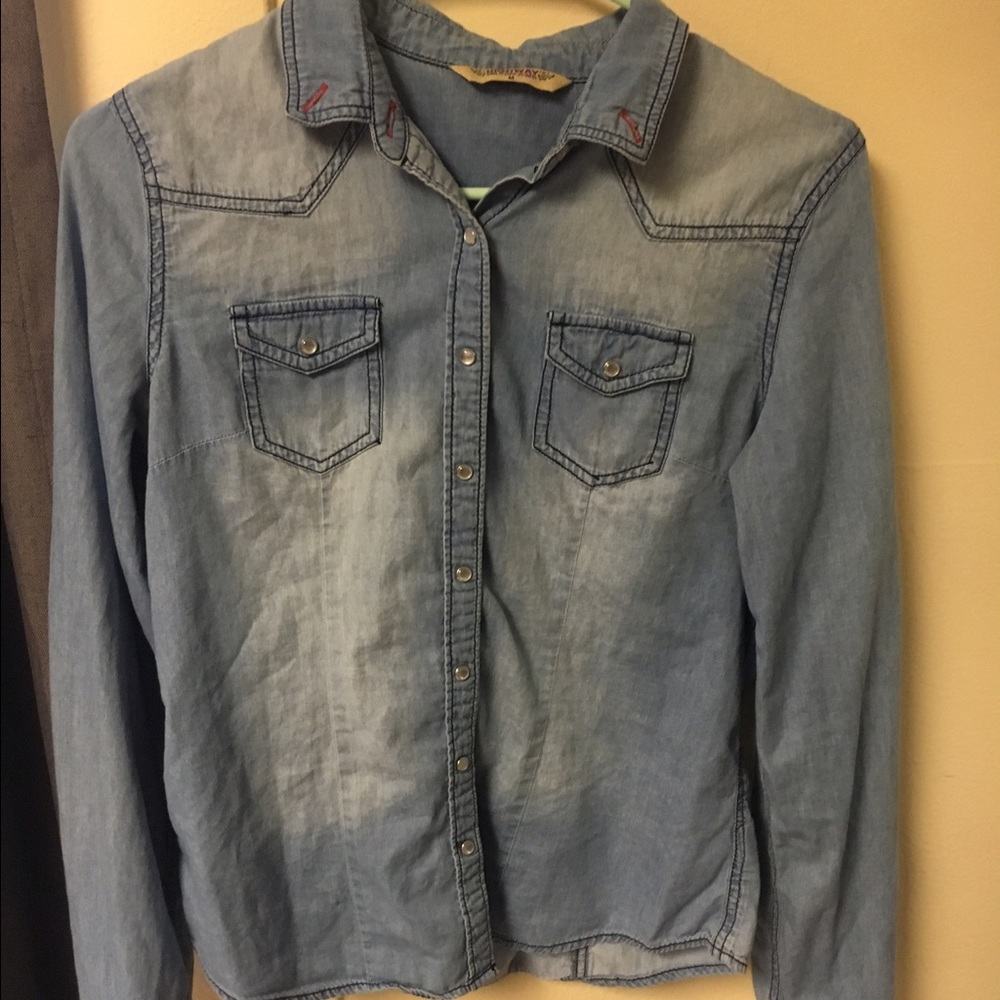 Dry Goods chambray button up top