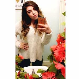 Meet your Posher, Alyssa