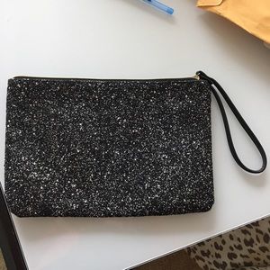 Atmosphere sparkle clutch