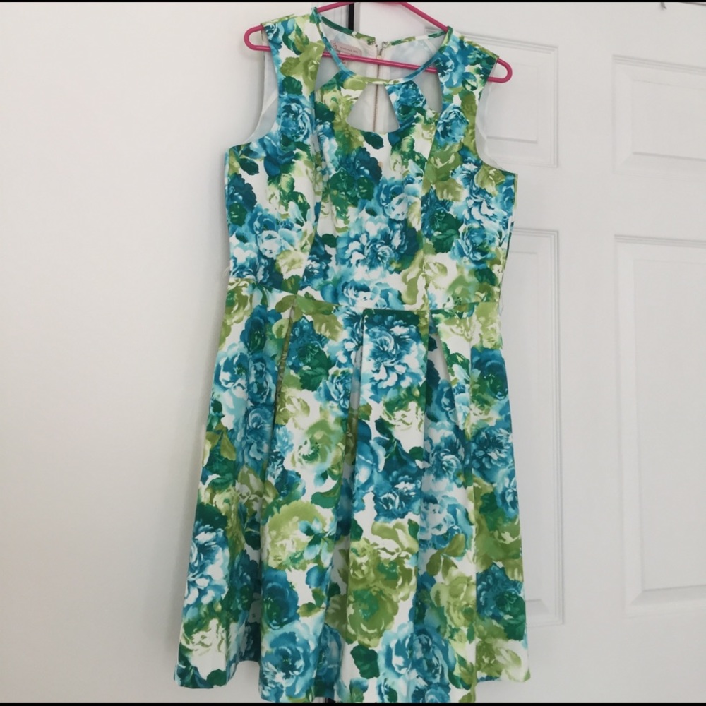Women dress green/blue flower design
