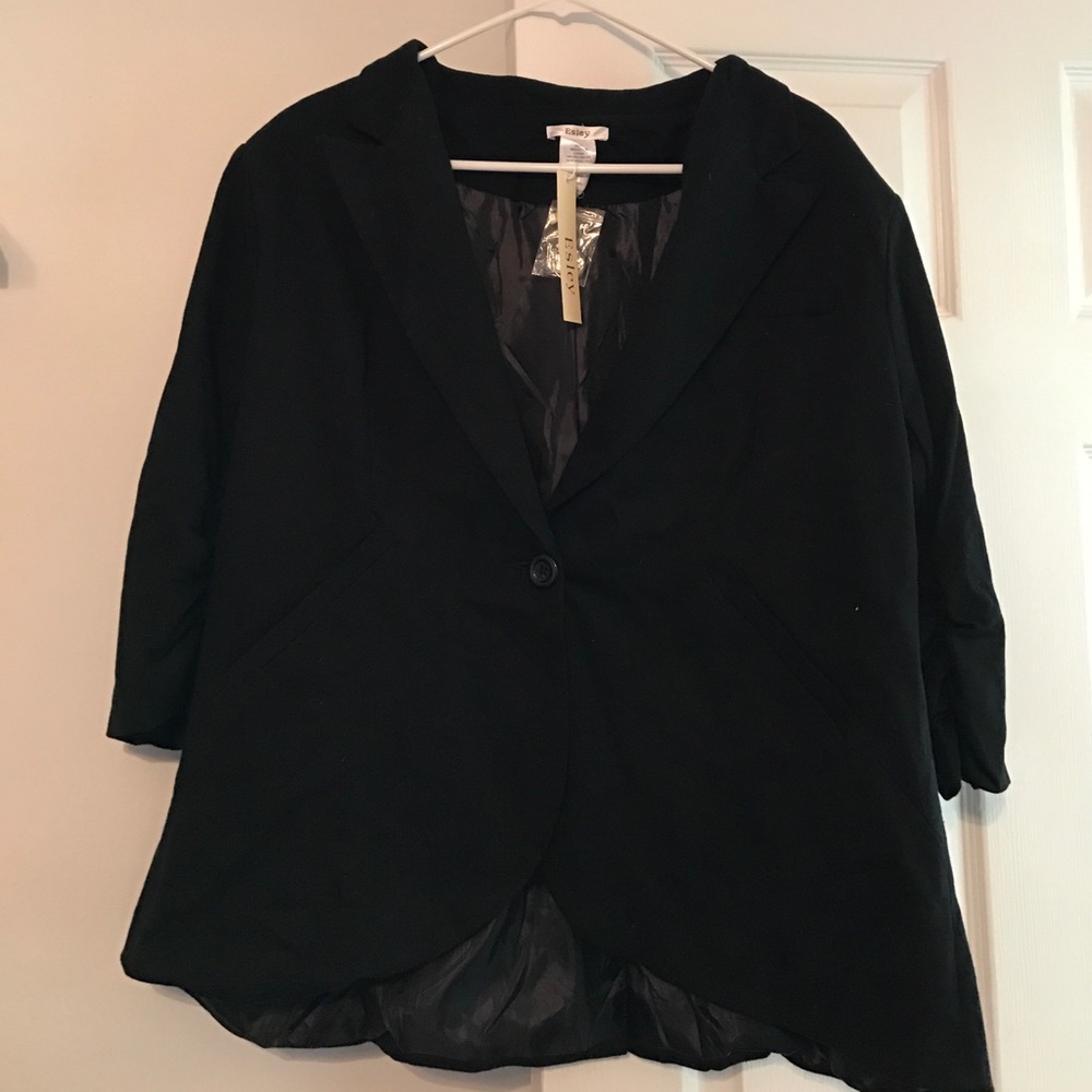Esley lined black blazer 1XL