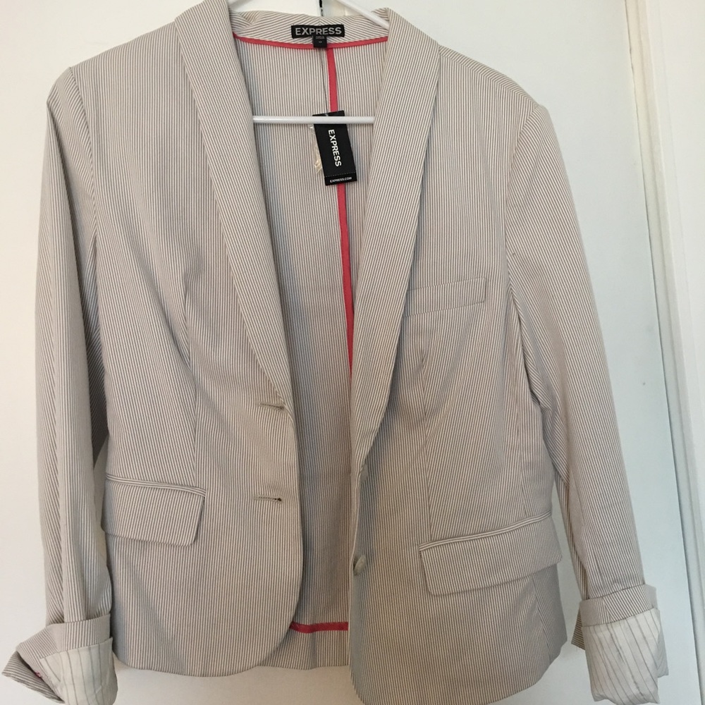 Super cute spring blazer!